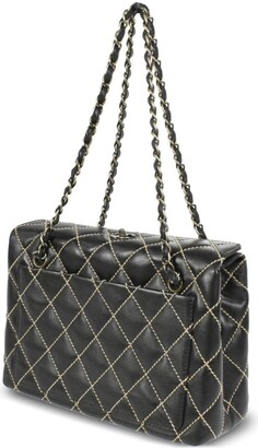 Chanel Pre-owned 2002 CC Stitch Quilted Shoulder Bag - Black