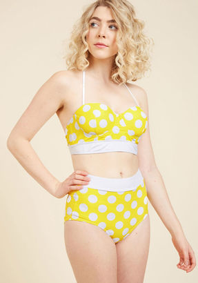 High Dive by ModCloth Sunlight Showcase Swimsuit Top in Dots in M