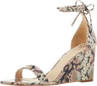 vince camuto stassia