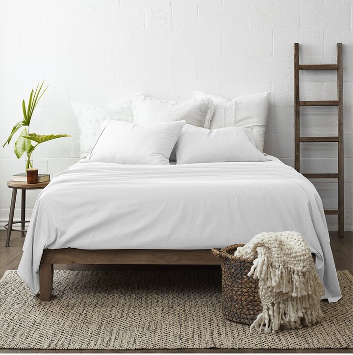 Home Collection Premium Checkered Embossed 4Pc Bed Sheet Set