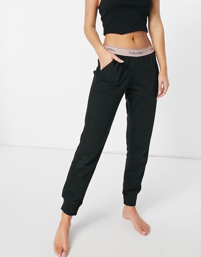 platform Oberst mumlende Calvin Klein Modern Cotton lounge sweatpants in black - ShopStyle  Activewear Pants
