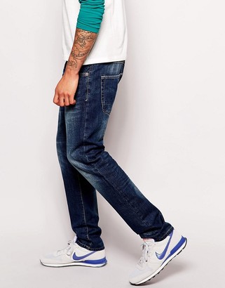Solid Straight Fit Jeans With Stone Wash