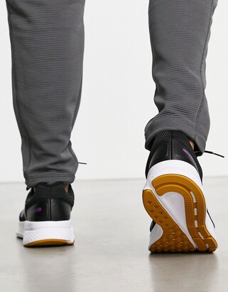 nike run swift on feet