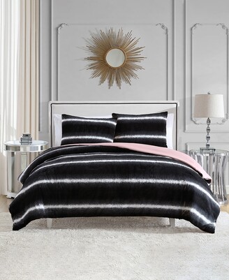 https://img.shopstyle-cdn.com/sim/a8/8d/a88dc4aef421a6dab0cbc4ccfc7a42a7_xlarge/juicy-couture-faux-fur-ombre-stripe-2-pc-comforter-set-twin-black-white.jpg