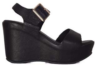 Riviera Women's Black Leather Sandals.
