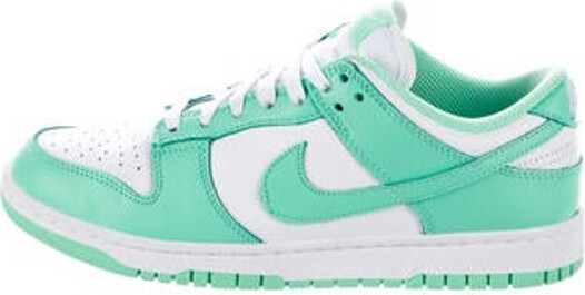 nike dunk green glow on feet
