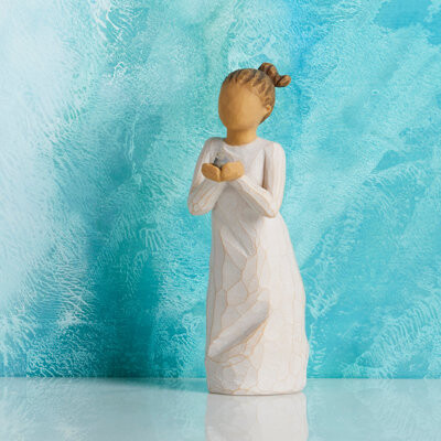 Willow Tree Nurture, Protecting that which we love, 5.5-inch Sculpted Figure