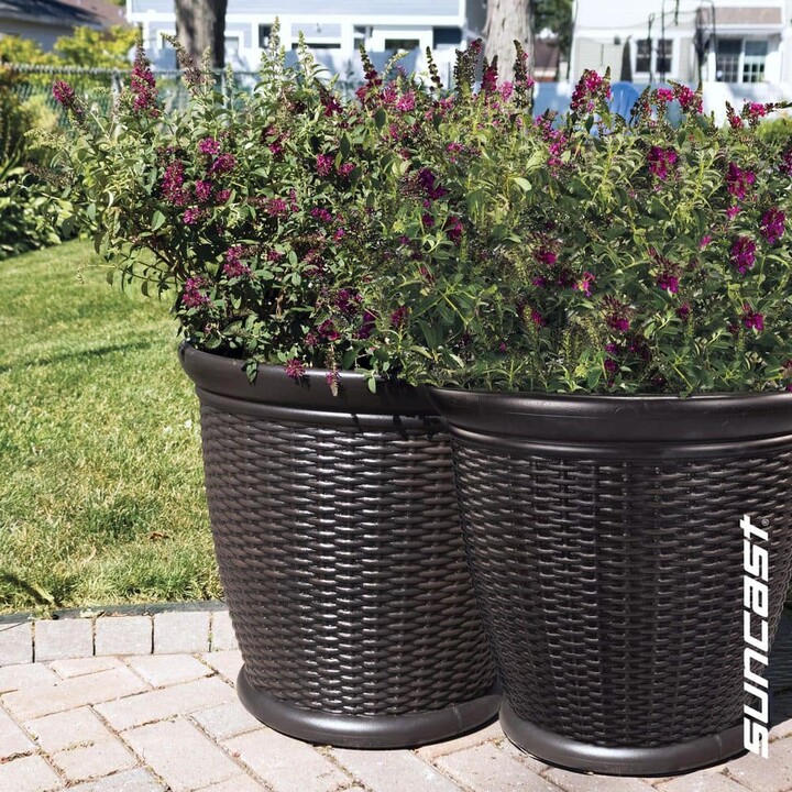 Suncast Willow 22 in. Round Java Blow Molded Plastic Planter (2-Pack)