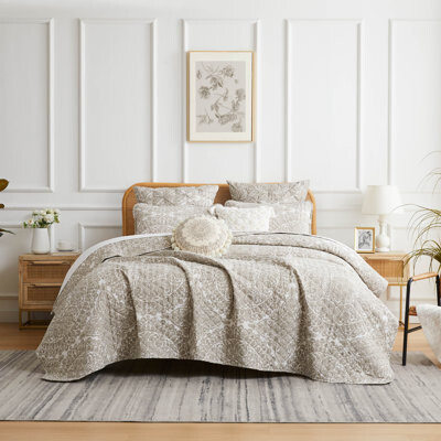 SouthShore Fine Linens Ashanti Oversized easy care lightweight paisley Quilt Bedding Set