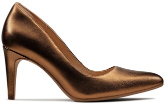 clarks ladies gold shoes
