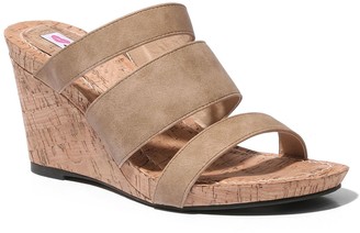 two lips sandals