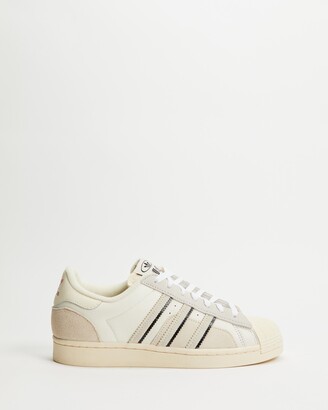 white shell top adidas