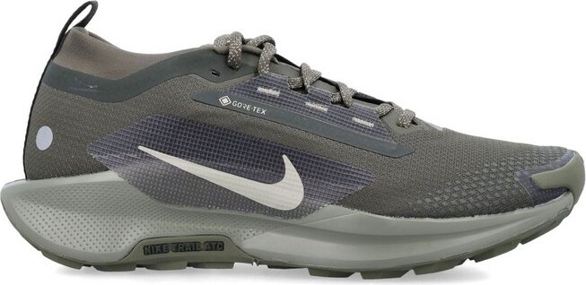 Nike Pegasus Trail 5 Gore-Tex Sneakers