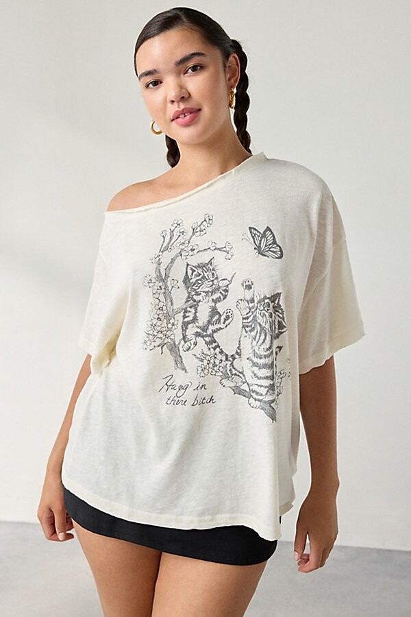 Kimchi & Blue Kimchi Blue Courtney Cat Graphic Off-The-Shoulder Oversized Tee in Cream