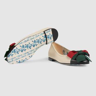 Gucci Leather ballet flat with Web bow