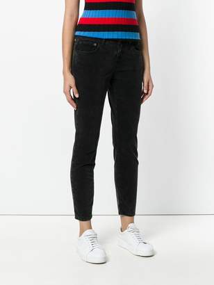 Closed cropped trousers