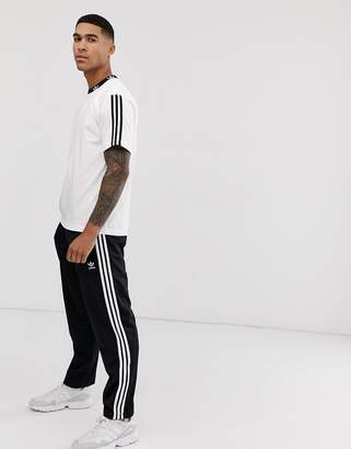 adidas t-shirt with trefoil neck print in white