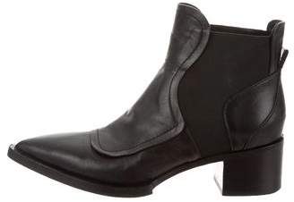 No.21 Leather Pointed-Toe Ankle Boots