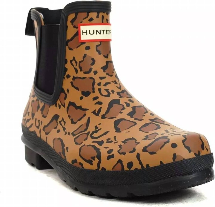 Hunter Women's Original Chelsea Leopard Rain Boot In Rich Tan/saddle/black
