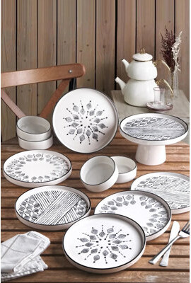 Lark Manor Breakfast Set