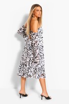 Thumbnail for your product : boohoo Smudge Print Off The Shoulder Midi Smock Dress