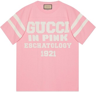 Gucci T-shirt with '25 Eschatology in Pink 1921' print