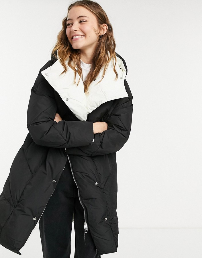 Bershka longline padded puffer coat in black - ShopStyle
