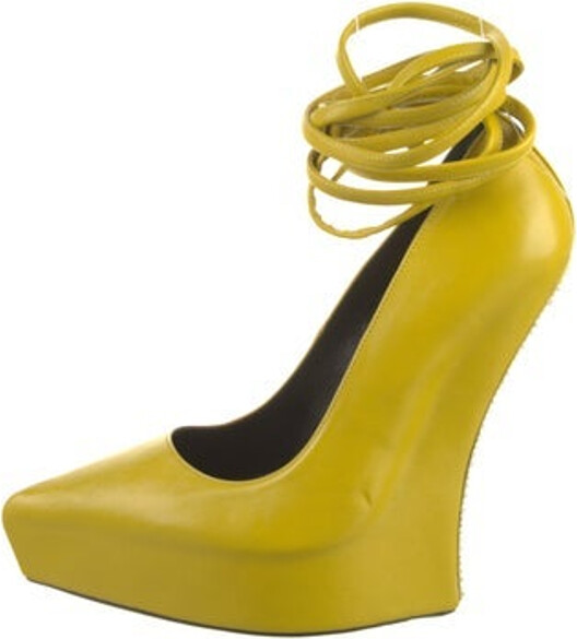 Tom Ford Leather Pumps Yellow Pointed-Toes with Crystal Embellishments Platform Wrap-Around Straps & Tie Closures Designer
