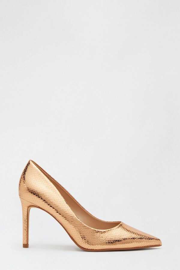 gold court shoe