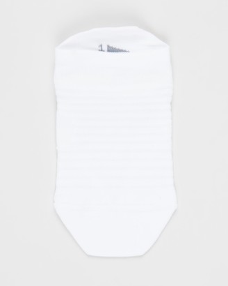 white nike socks size 4