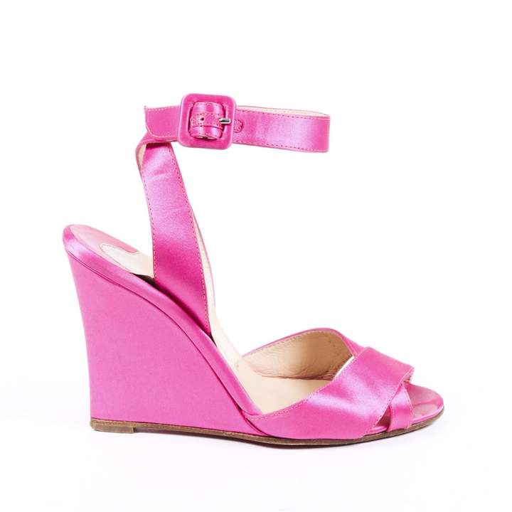 pink louboutin sandals