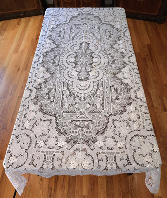 Violet Linen 5801 Vintage Venice Lace Tablecloths