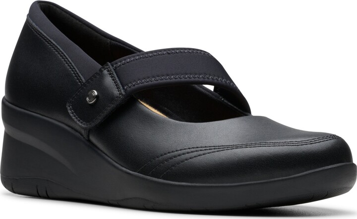 Clarks Women's Collection Suttyn May Shoes
