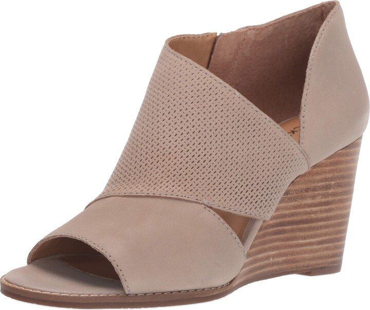 lucky brand mariannah pump