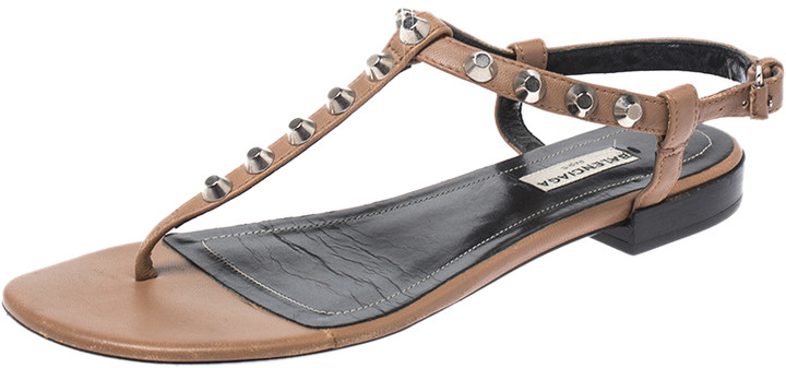 black flat sandals size 5