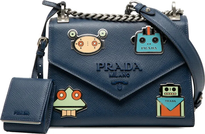 Prada Pre-Owned 2013-2025 Saffiano Cuir Monochrome Robot Patches Envelope Chain Flap crossbody bag