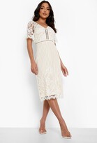 Thumbnail for your product : boohoo Boutique All Over Lace Bodycon Midi Dress