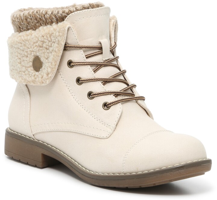 white cliff boots