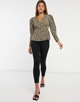 Thumbnail for your product : New Look tea blouse in black disty print