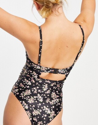 Peek & Beau Maternity Exclusive plunge swimsuit with scallop detailing in black base floral