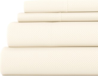 IENJOY HOME Expressed In Embossed by The Home Collection Checkered 4 Piece Bed Sheet Set, King