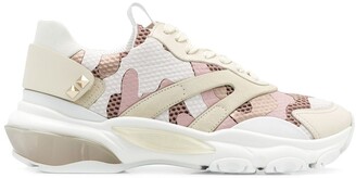 pink valentino trainers