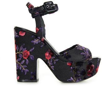 Le Silla Black Geisha Velvet Flower Sandals