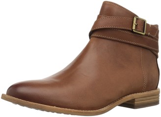clarks women's everlay leigh ankle bootie