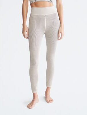 https://img.shopstyle-cdn.com/sim/b2/f4/b2f420cb6ff369a43812af9c614d1c24_best/performance-ribbed-high-waist-7-8-leggings.jpg