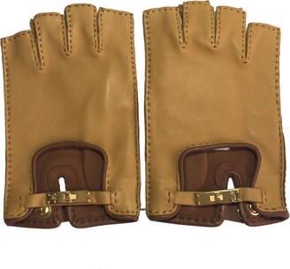 Pre-owned Leather Gloves In Silver