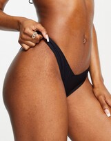 Thumbnail for your product : New Look v shape bikini bottoms in black