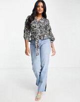 Thumbnail for your product : I SAW IT FIRST stretch crepe balloon sleeve blouse in zebra print