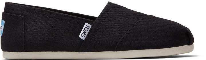 women's classic canvas shoes by toms