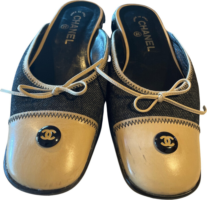 Vintage Shoes, CHANEL Logo Denim Chambray Clogs Mules Slides Blue Gold  Wood 90's